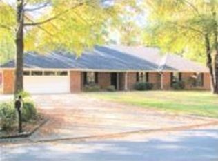 406 Muscadine Ln, Russellville, AR 72801