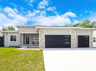 1600 Marina Cove Dr, Polk City, IA 50226