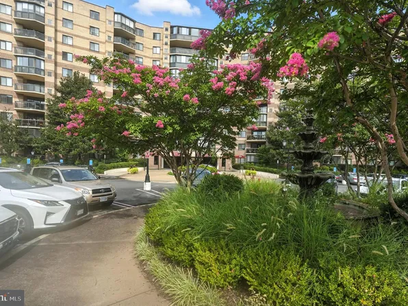 8370 Greensboro Dr APT 614, Mc Lean, VA 22102