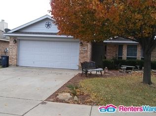 904 Buffalo Springs Dr, Fort Worth, TX 76140