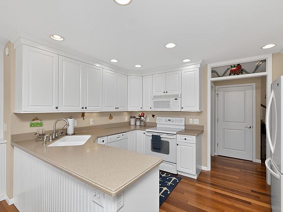 4th image of 11094 Harbor Dr