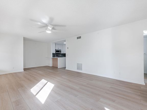 5th image of 3561 Tall Pine Way #D-2