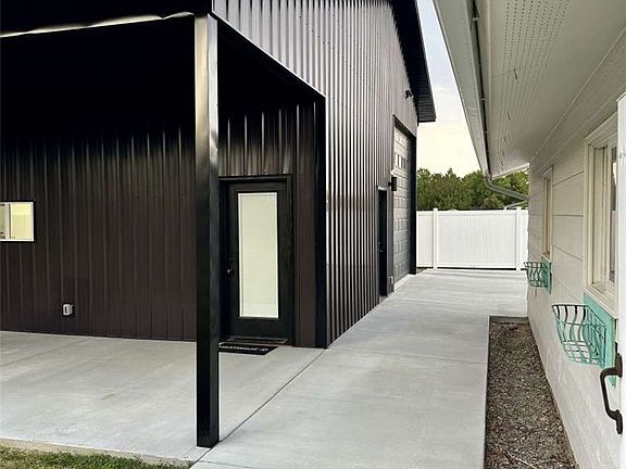 5th image of 2615 Alpine View Dr