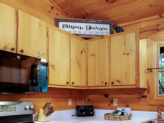 3rd image of 1564 Big Ben Rd