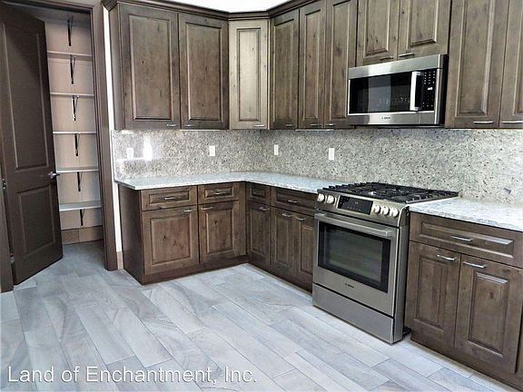 3rd image of 8820 Silver Oak Ln NE