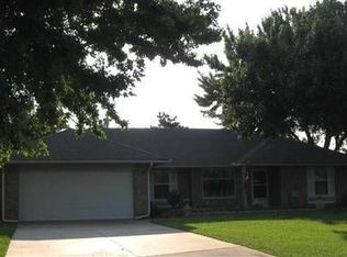 12108 N Greystone Cir, Oklahoma City, OK 73120
