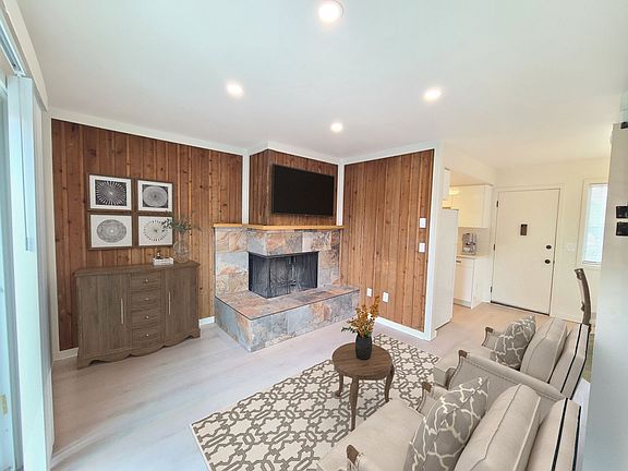 4th image of 2918 E South Riverton Ave #8