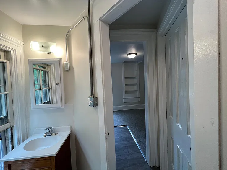 401 W Jackson St #8 — Photo 4