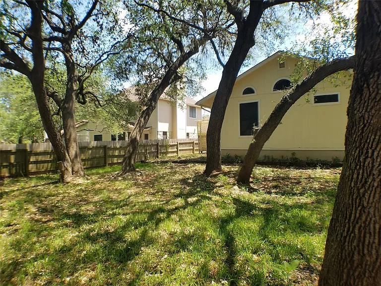 8310 Los Ranchos Dr — Photo 28