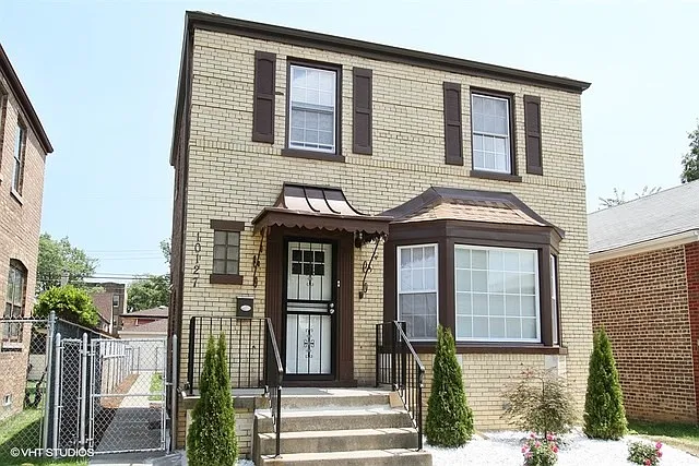 10125 S King Dr photo 1