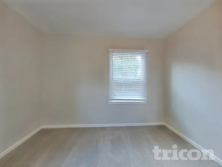 463 Park Ave — Photo 7