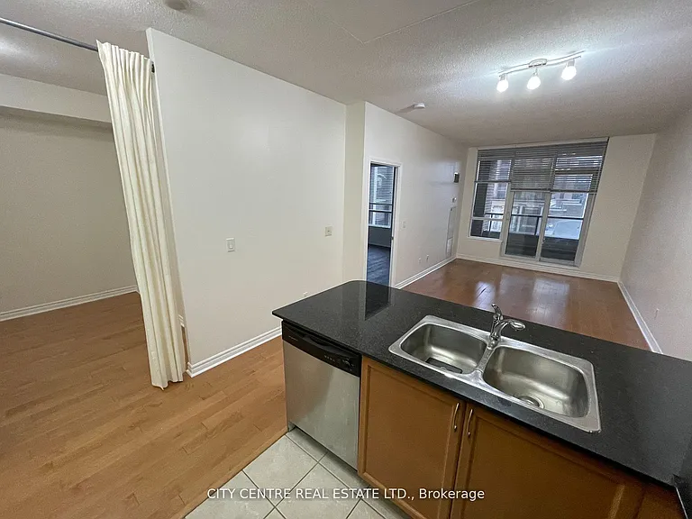388 Prince Of Wales Dr #307 — Photo 22