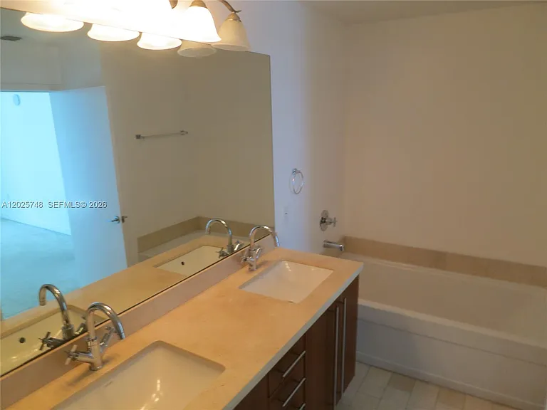 1111 SW 1st Ave #1223 — Photo 10