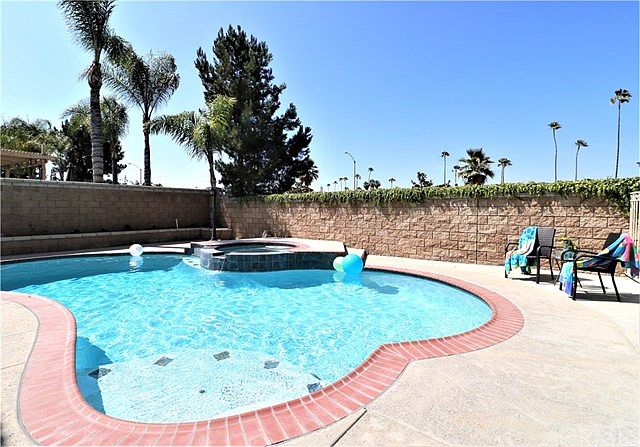 1st image of 1571 Lupine Cir