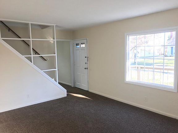 4th image of 1321 Curtis Ave