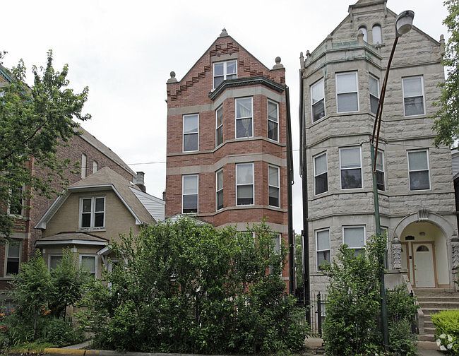 1st image of 1832 N Wood St #Gf