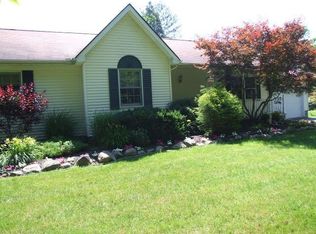 11345 Kile Rd, Chardon, OH 44024