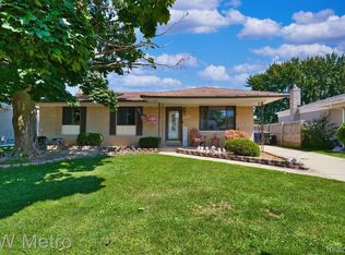 35570 Remington Dr, Sterling Heights, MI 48310