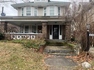 913 Herrick Rd, Cleveland, OH 44108