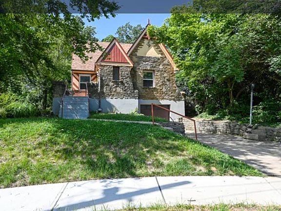 2nd image of 3948 Holman Cir