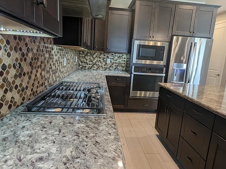 2119 E Kings Ave — Photo 8
