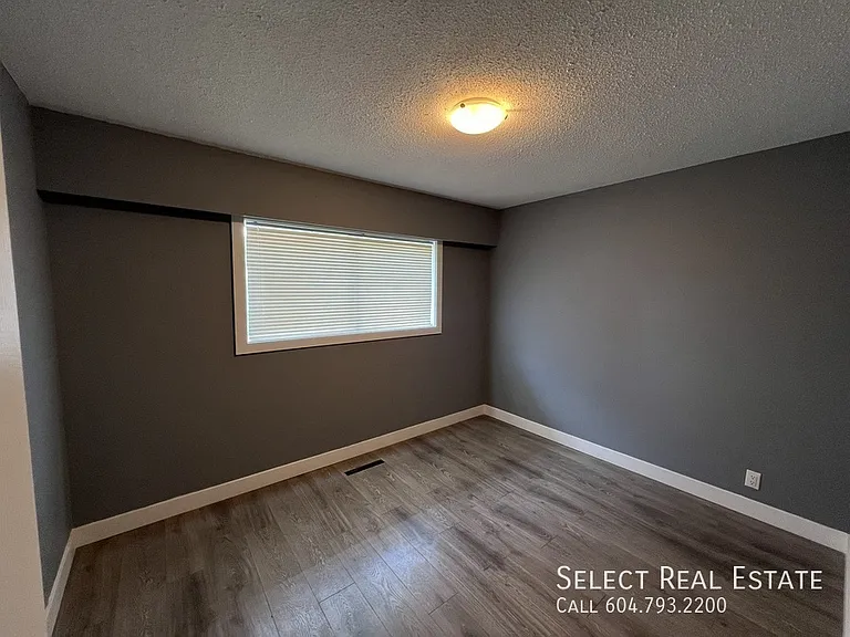8565 Norman Cres #A — Photo 24