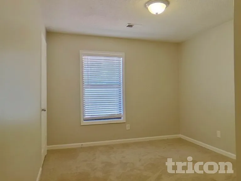 4486 Lindsey Dr — Photo 12