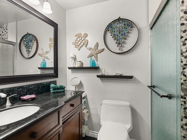 2530 Clairemont Dr #206 — Photo 12