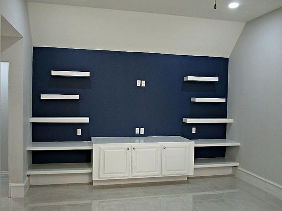 4th image of 524 Canary Ave