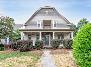 1004 Gainsborough Dr, Matthews, NC 28104