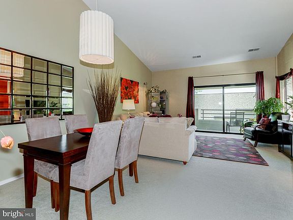 3rd image of 6060 California Cir #6