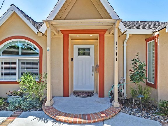 2nd image of 1011 Patricia Way