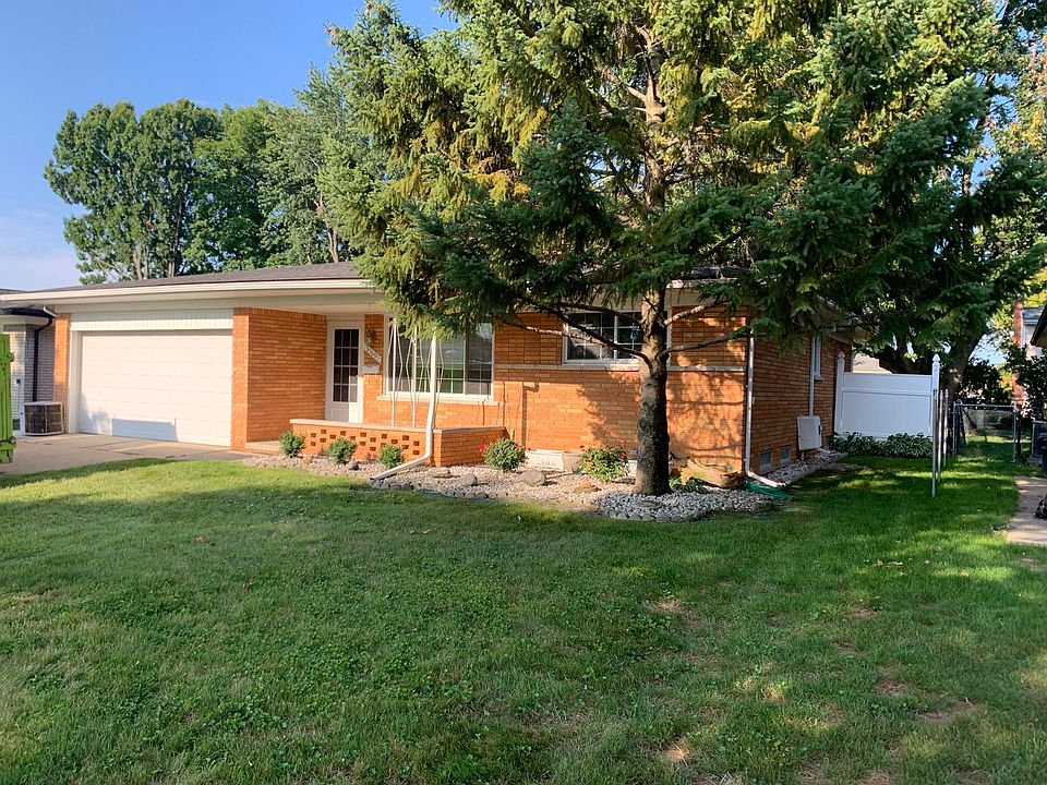 1st image of 35695 Bonneville Dr