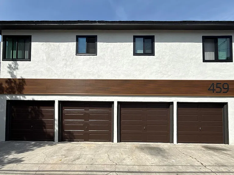 459 Orange Ave — Photo 2