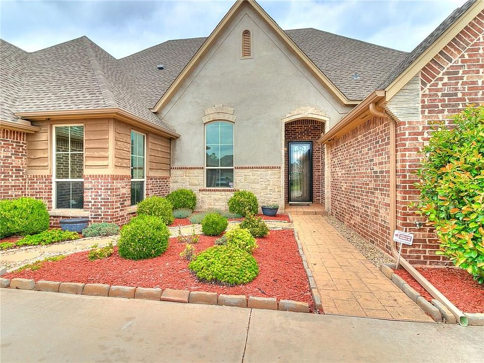 1st image of 15204 Grayson Dr
