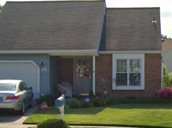 15 Taconia Ct, Mount Laurel, NJ 08054