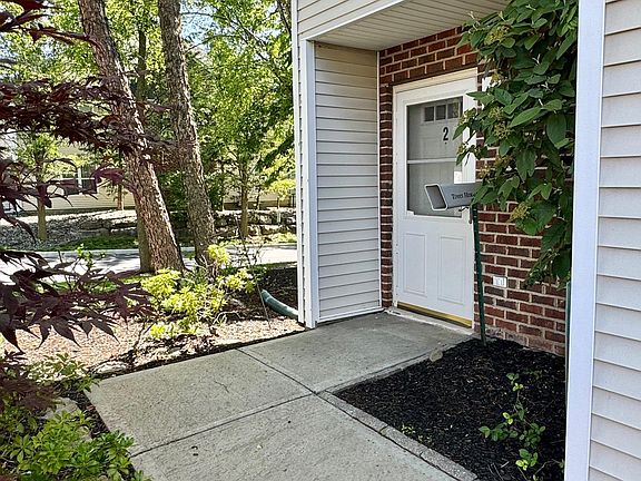2nd image of 2 Deer Court Dr