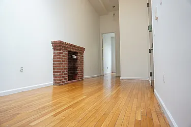 Rented by Rennit Inc.