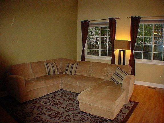 3rd image of 314 Blue Spruce Ln