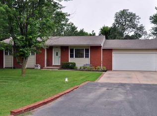 3801 E Haven Dr, Derby, KS 67037
