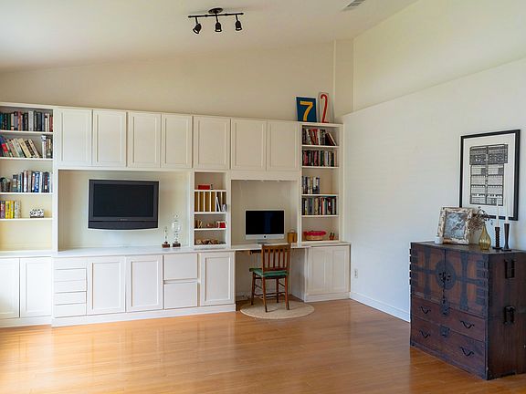 3rd image of 2020 Hovington Cir W
