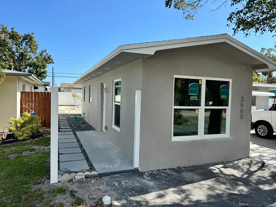 3660 NE 12th Ter #2