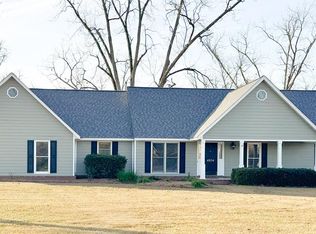 4504 Wellington Woods Dr, Hahira, GA 31632