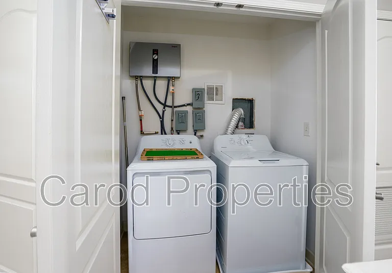 8829 Arbor Creek Dr — Photo 13