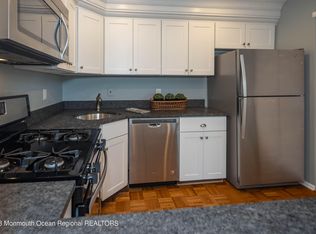 90 Quince Ct, Red Bank, NJ 07701