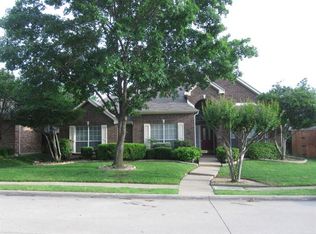 1109 Hunters Creek Dr, Carrollton, TX 75007
