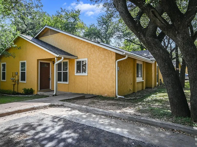 4902 Duval Rd #H1 — Photo 1