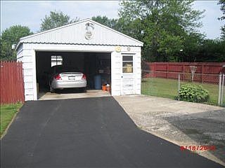 2nd image of 924 S Pine St