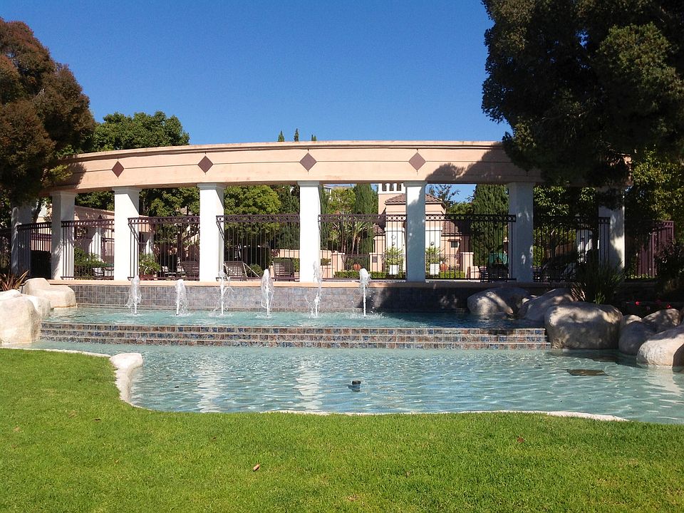 Fountain at community entry.