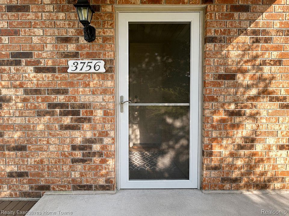 3756 Ramblewood Dr, photo 2